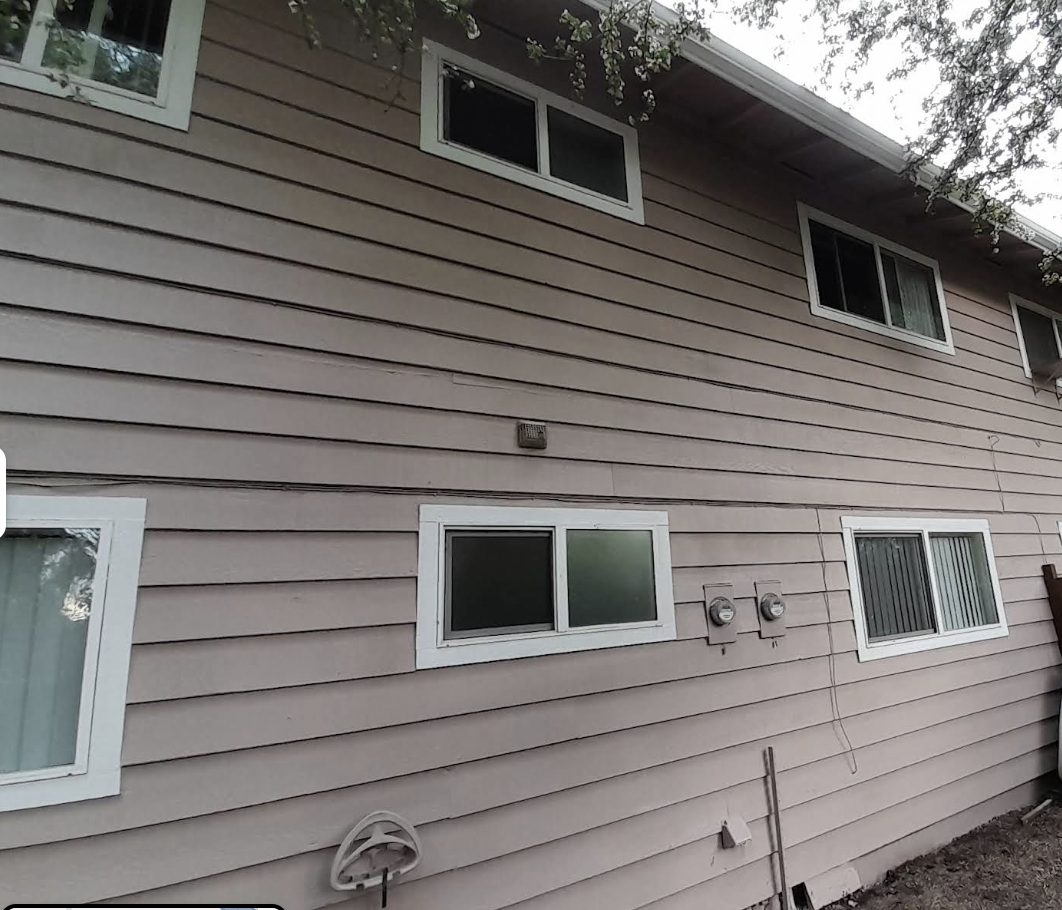 Evenly painted siding exterior after Noe's Painting finished the refresh