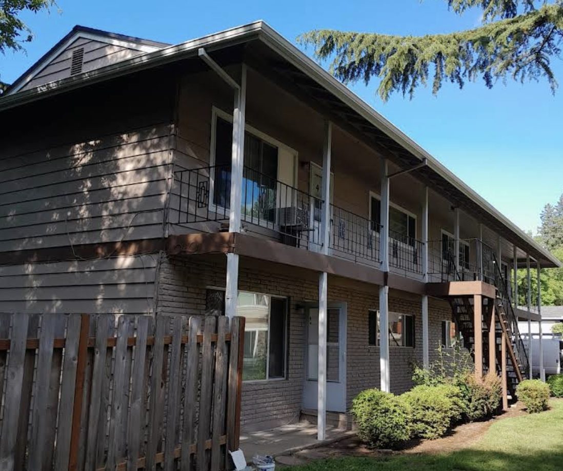 Two-story multi-unit exterior painted by Noe's Painting